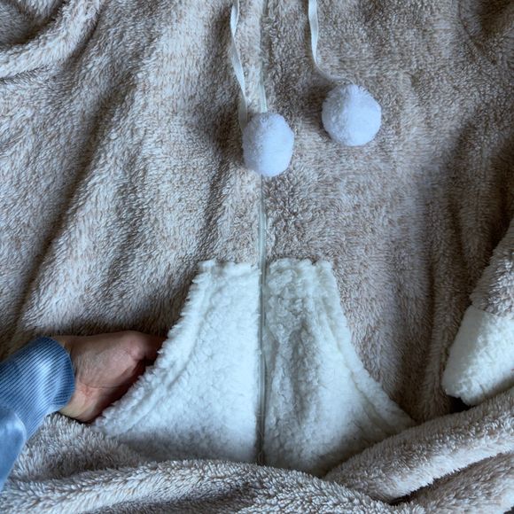 It’s that time!! 🎄🤶Reindeer red nose onesie, ex-large, but fits more like a lg - Picture 4 of 9